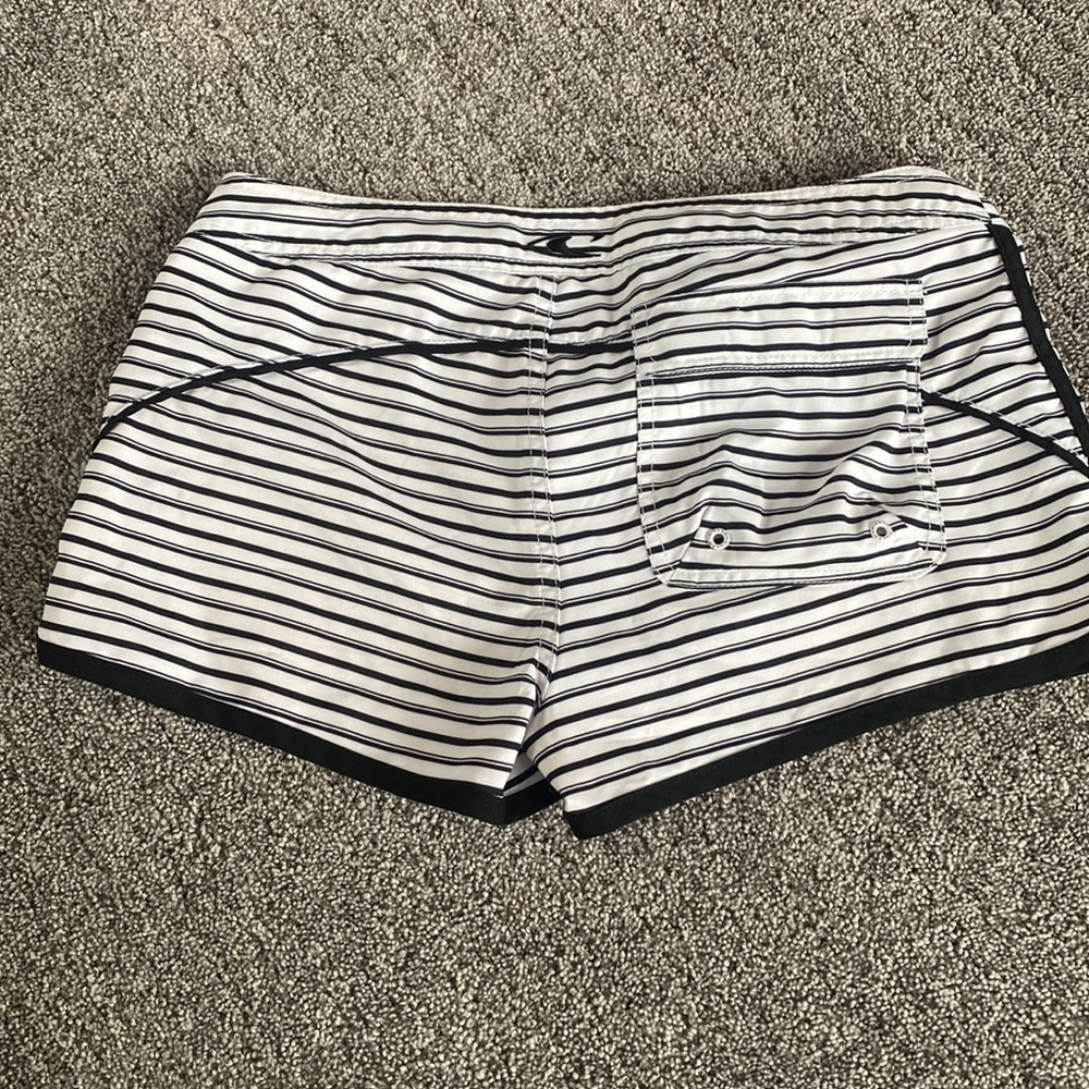 O’Neill women’s shorts - Picture 6 of 8